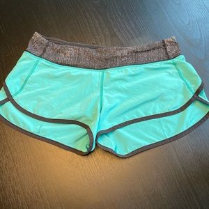 Lululemon Run Speed Short, 2.5” inseam, teal with black accents, size 8